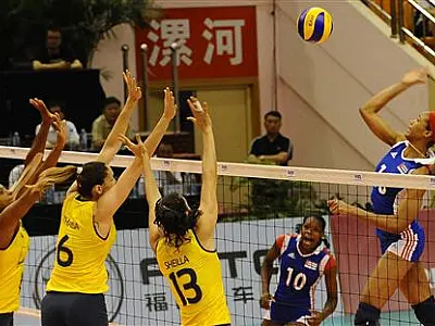 Meninas do vôlei vencem cubanas de virada
