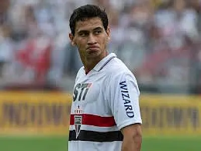 Jogo contra o Coritiba pode valer vaga de titular a Ganso