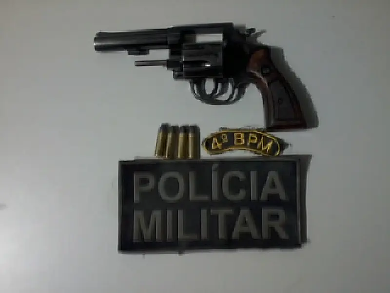 Em Aral Moreira, dupla é presa por porte ilegal de arma de fogo