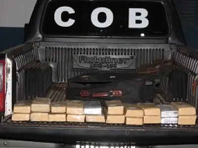 Polícia detém jovem com 30 Kg de maconha em ônibus