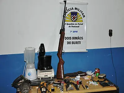 PM fecha ponto de droga em Dois Irmãos do Buriti