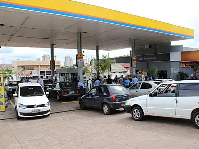 Iniciativa de jovens empresários faz gasolina ser vendida sem a cobrança de impostos