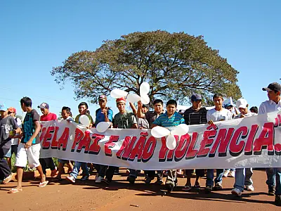Indígenas de Dourados protestam contra a violência