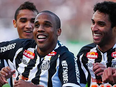 De virada, Santos derruba o Corinthians da liderança