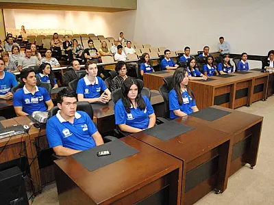 Parlamento Jovem é apresentado aos diretores das escolas públicas e privadas