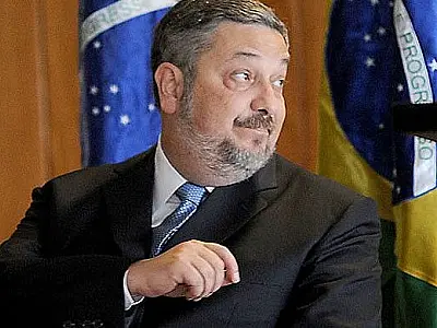 Governo derruba convite para Palocci se explicar no Senado