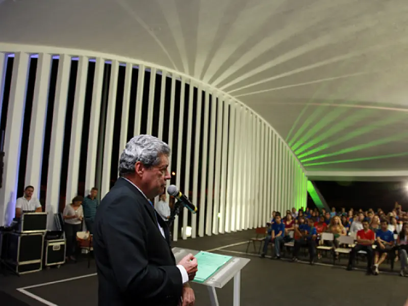 Governo preserva história da escola Maria Constança