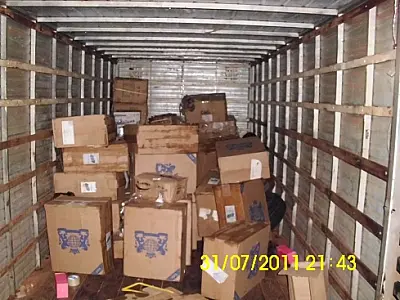 DOF apreende caminhão carregado de mercadorias contrabandeadas
