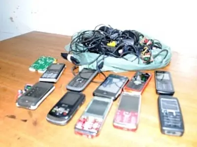 Menor é apreendido ao tentar jogar celulares em presídio