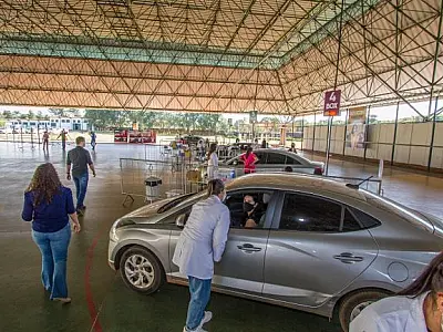 PREFEITURA ABRE 4º PONTO DE VACINAÇÃO CONTRA A COVID-19 EM SISTEMA DRIVE-THRU E AMPLIA CAPACIDADE