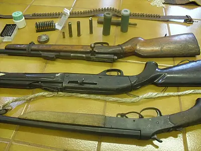 PMA prende caçadores com armas e carne de animal silvestre no Norte do Estado