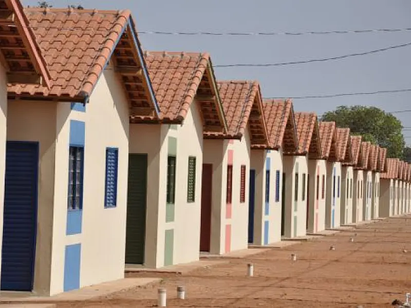 Mais de 200 famílias recebem hoje casas no residencial Nova Serrana