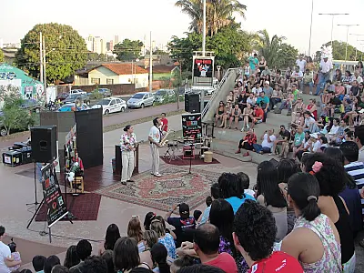 Mostra audiovisual “8 olhos e 4 olhares” abre programação da Bienal de Teatro hoje