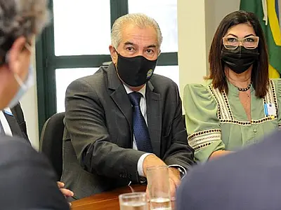 Governador discutiu avanços para rota bioceânica e Nova Ferroeste e entregou projetos de meio ambien