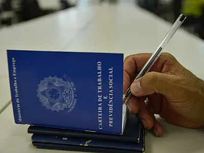 Desemprego recua para 12,4% em junho, mas ainda atinge 13 milhões de pessoas, diz IBGE