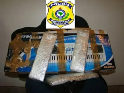 Adolescente é apreendido com 10kg de maconha em ônibus