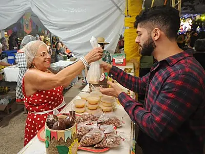 INSTITUIÇÕES BENEFICENTES COMEMORAM AS VENDAS NO ARRAIAL DE SANTO ANTÔNIO DE CAMPO GRANDE
