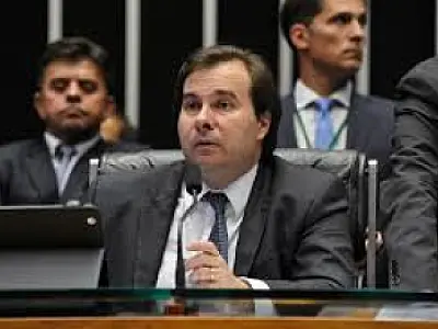 Sancionado por Maia, Orçamento de 2017 é publicado no Diário Oficial
