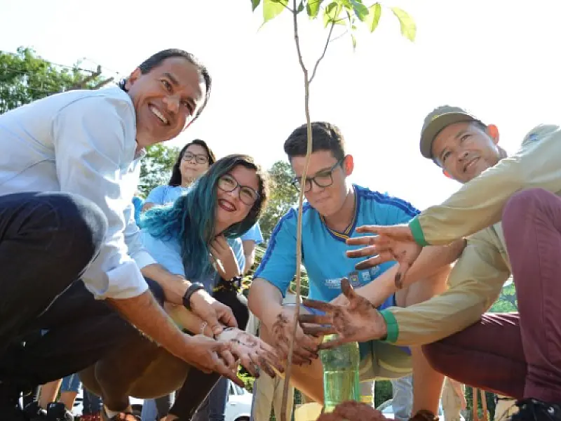 Prefeitura comemora Dia da Árvore com compensação ambiental e distribuição de 2,5 mil mudas