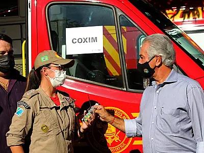 Com investimento R$ 2,9 milhões, governador entrega 10 viaturas de resgate para o Corpo de Bombeiros