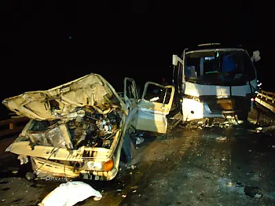 Colisão entre ônibus e caminhonete mata 3 e deixa 2 feridos em Rio Brilhante