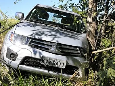 Motoristas fogem após causar acidente na BR-163, em Coxim