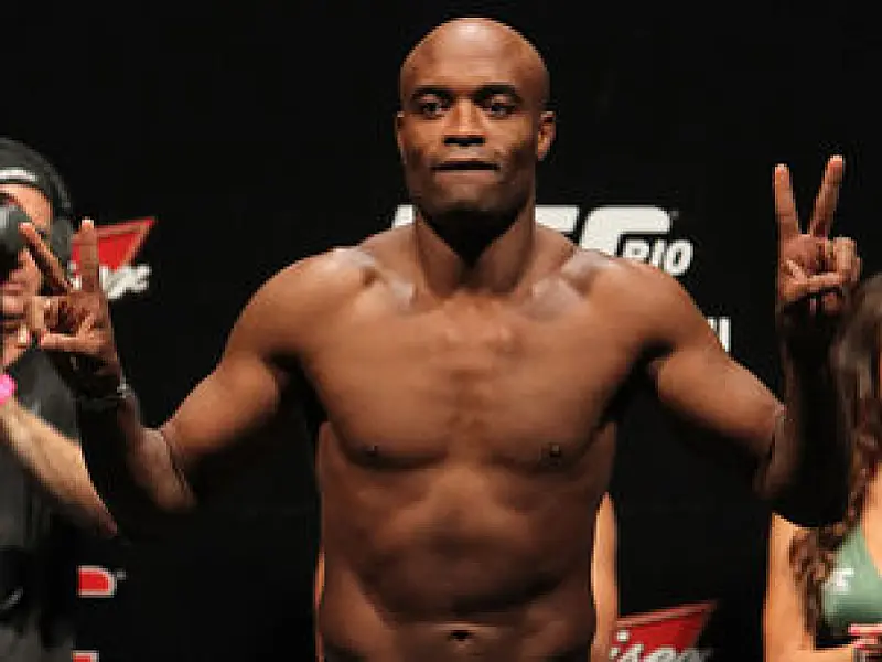 Anderson Silva é liberado para treinar e mira retorno para o fim do ano