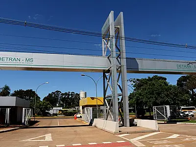Detran suspende atendimento na sede em função de problema no abastecimento de água