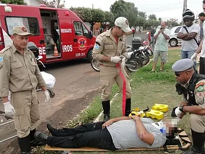 Irmãos ficam feridos em acidente de moto