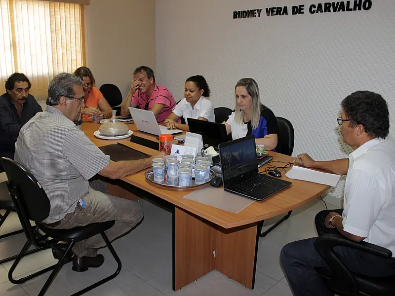 Representantes de sindicatos realizam reunião para debater pacote de medidas do governo de MS