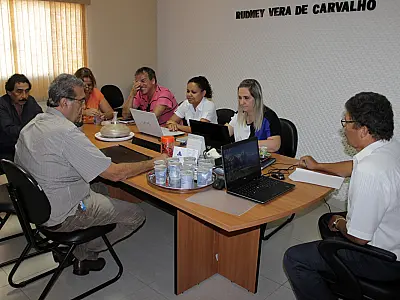 Representantes de sindicatos realizam reunião para debater pacote de medidas do governo de MS