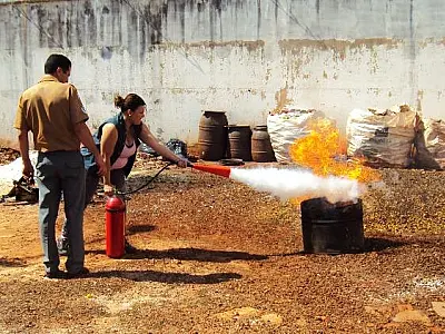 Servidores penitenciários são capacitados em prevenção e extinção a princípio de incêndio