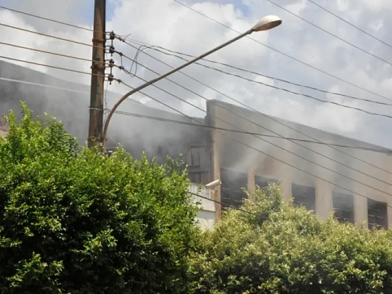 Incêndio em distribuidora de bebidas de Nova Andradina