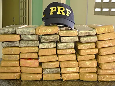PRF prende duas mulheres com mais de 30kg de maconha na BR-163