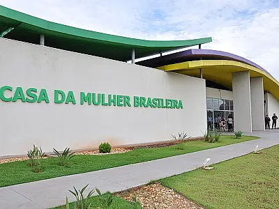 "Saí do fundo do poço, estou empregada, sou forte e independente",