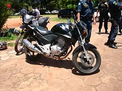 Policiais recuperam motocicleta furtada em Antonio João
