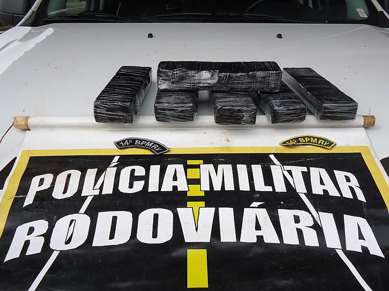 PMR encontra cocaína em poltronas de ônibus interestadual