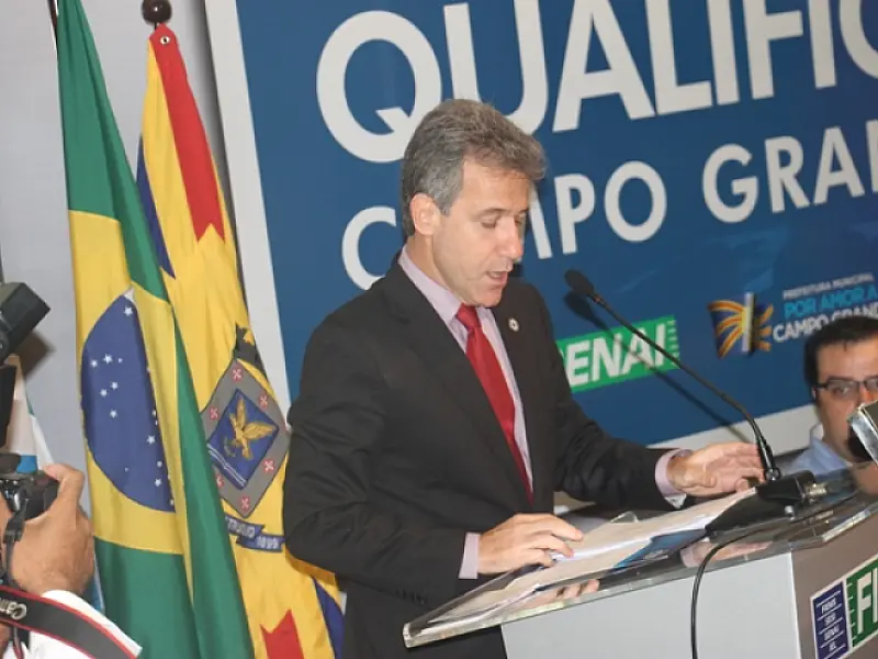 Em visita à Capital,ministro admite aumentar teto financeiro da Santa Casa