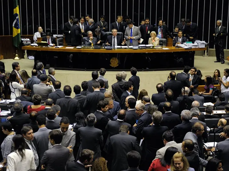 Congresso vai deliberar sobre cinco vetos na sessão desta terça-feira