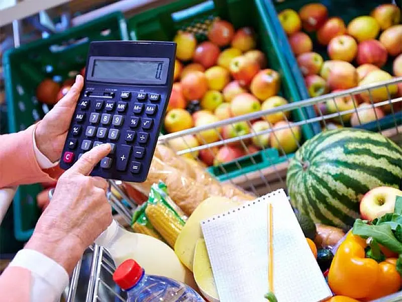 Preços dos alimentos voltam a cair e aliviam a inflação, diz FGV
