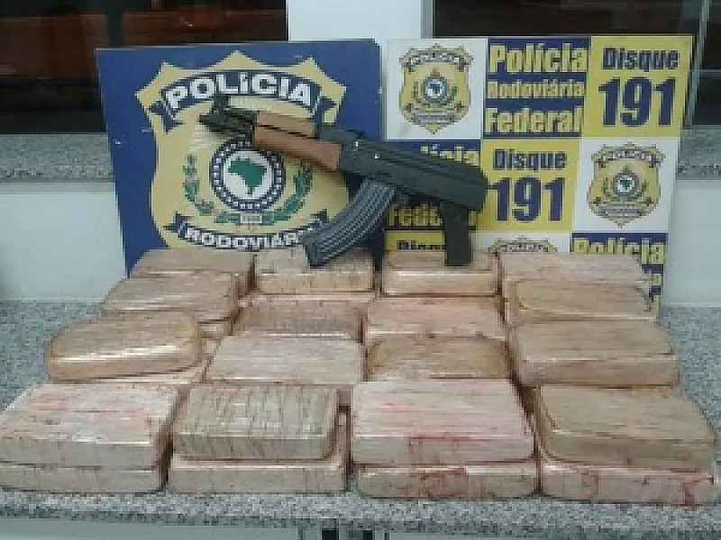 Polícia apreende 40 quilos de cocaína e fuzil AK-47 na BR-262