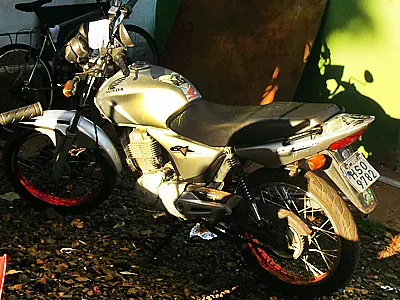 Dupla é presa após praticar assalto com revólver de brinquedo