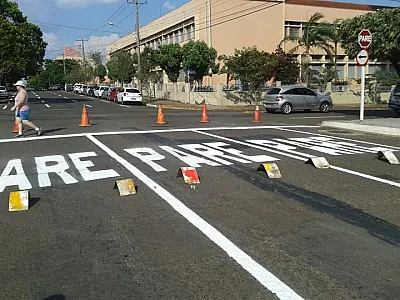 Concluída a ampliação do sentido único da Rua Pernambuco