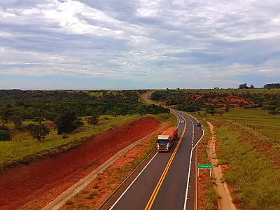 Na reta final, obra na MS-270 traz benefícios e muda realidade na região de fronteira