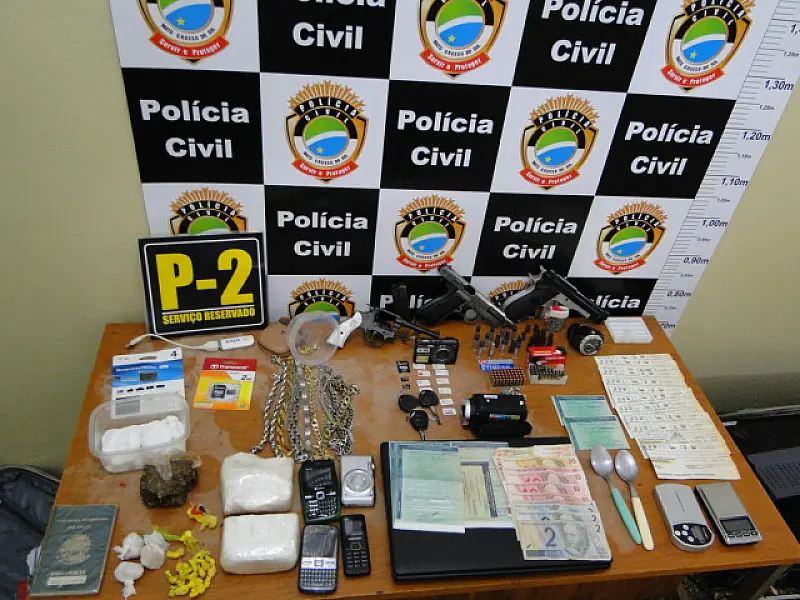 Ex-presidiário acusado de tramar morte de juiz é preso com drogas, armas, munições