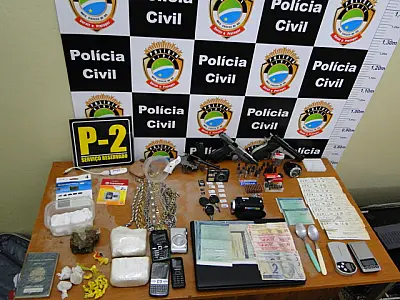 Ex-presidiário acusado de tramar morte de juiz é preso com drogas, armas, munições