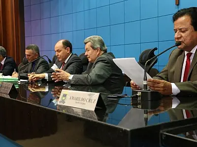Deputados aprovam proibição de uso de celulares em UTIs neonatais