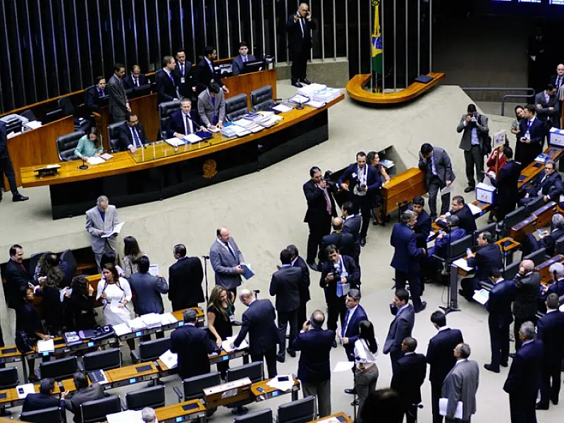Plenário retoma hoje votação de minirreforma eleitoral