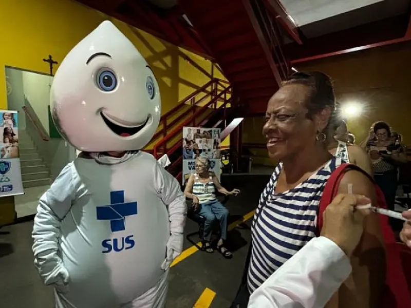 SES reabre 'Drive-thru de Vacinação' no Corpo de Bombeiros para o Dia D nacional