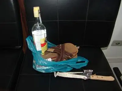 Homem se joga na frente de caminhão e morre